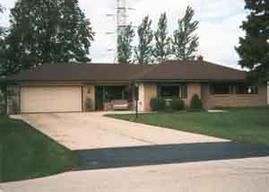 5257 S Froemming Dr., Hales Corners, WI 53130