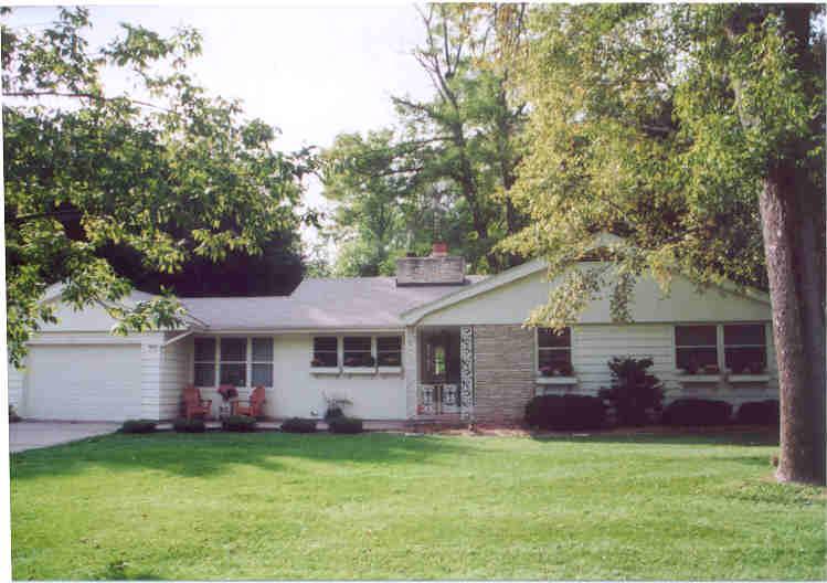 7419 N Boyd Way, Fox Point, WI 53217