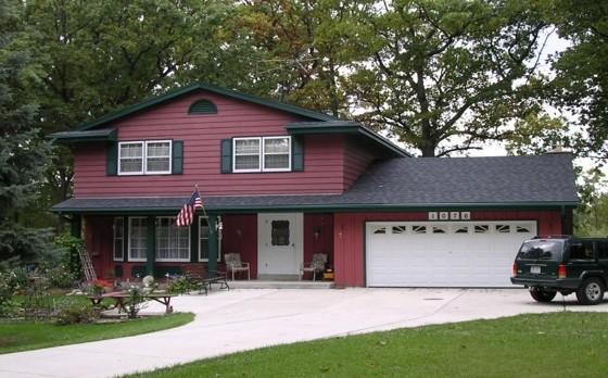 1076 W Spleas Skoney, East Troy, WI 53120