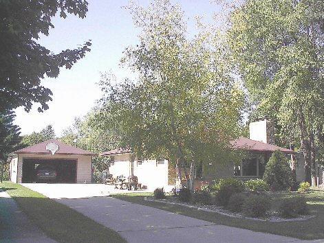 231 Meadow Ln., Hartland, WI 53029