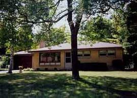 1413 S Clover Knoll, New Berlin, WI 53151