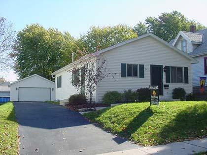 945 Perkins Ave., Waukesha, WI 53186
