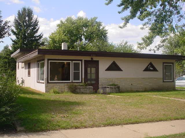 3152 S 28th St., La Crosse, WI 54601
