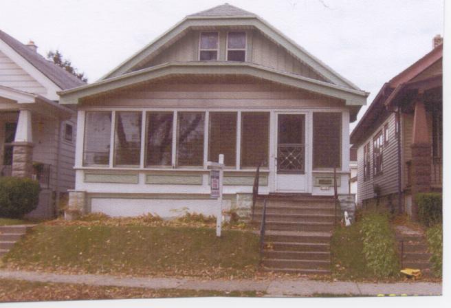 2723 S Burrell St, Milwaukee, WI 53207