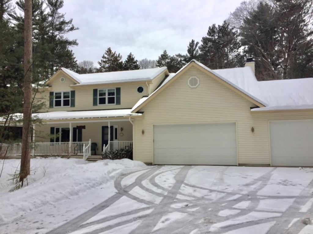 N2585 Autumn Ln, Peshtigo, WI 54143