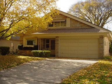 2615 N 95th St., Wauwatosa, WI 53226