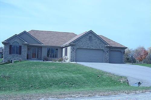 W367S9725 Charnwood Ln, Eagle, WI 53119