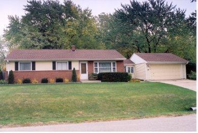 193 W Brentwood Ln., Glendale, WI 53217