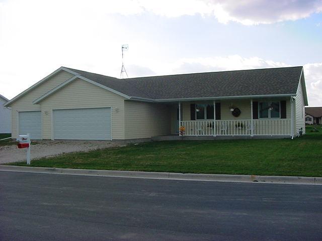 107 Meadowridge Dr., Sheboygan Falls, WI 53085