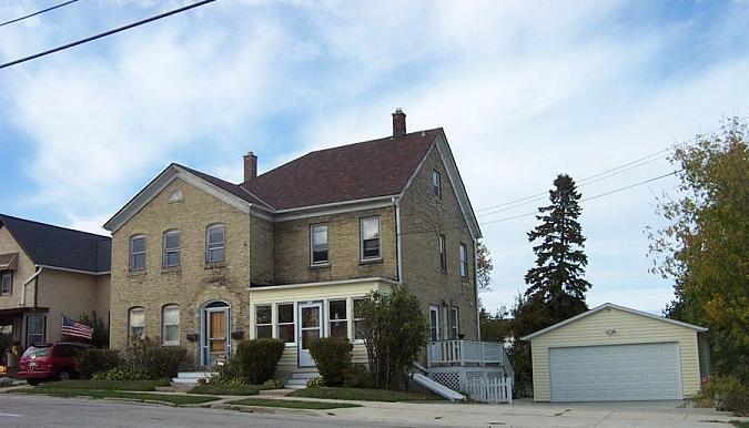 124 E Van Buren, Port Washington, WI 53074