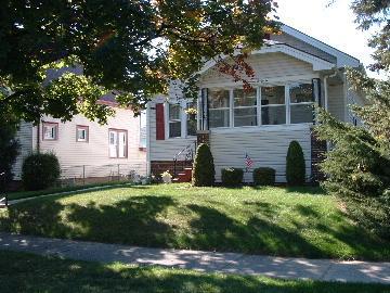 1946 Thurston Ave, Racine, WI 53403