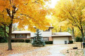 2009 S Woodlawn Dr., New Berlin, WI 53146