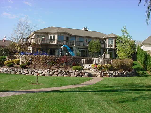 5872 Eagle Point Rd., Hartford, WI 53027