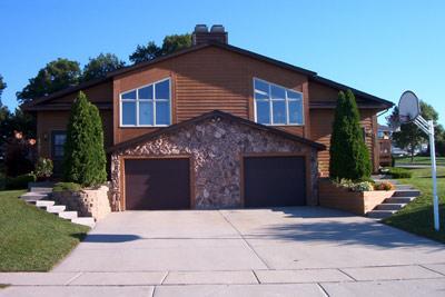 1297 W Timber Ridge #1299, Pewaukee, WI 53072