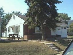 2621 S 84th St., West Allis, WI 53227