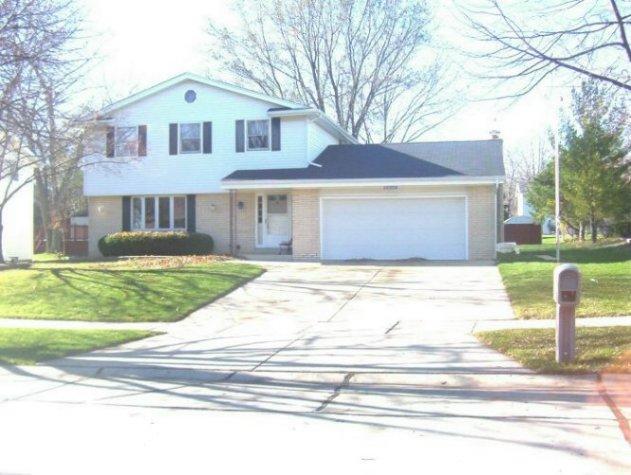 7625 S Lenox, Oak Creek, WI 53154
