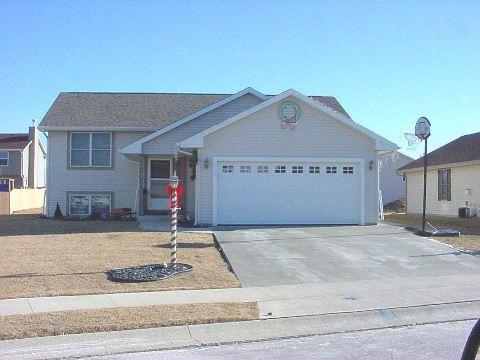 1178 Rockfield Rd., Hartford, WI 53027