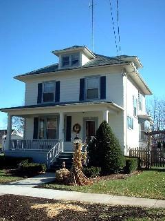 124 Kendall St, Burlington, WI 53105