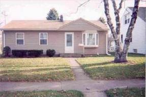 4956 N Iroquois Ave, Glendale, WI 53217