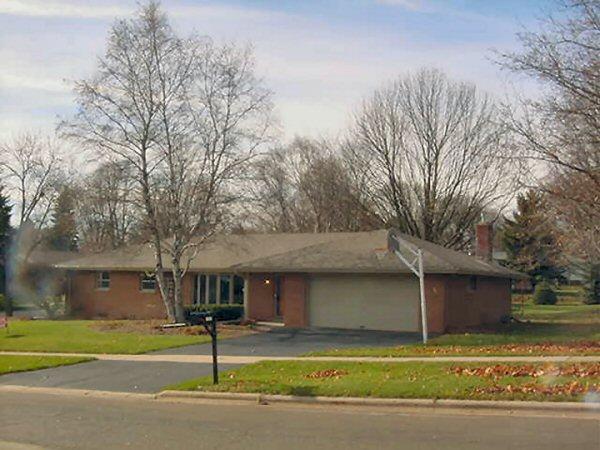 1522 Sylvan Way, West Bend, WI 53095