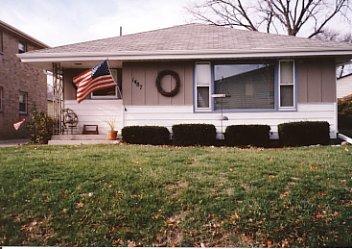 1487 S 92nd St., West Allis, WI 53214