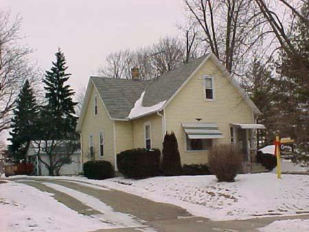 548 W Oakland, Port Washington, WI 53074