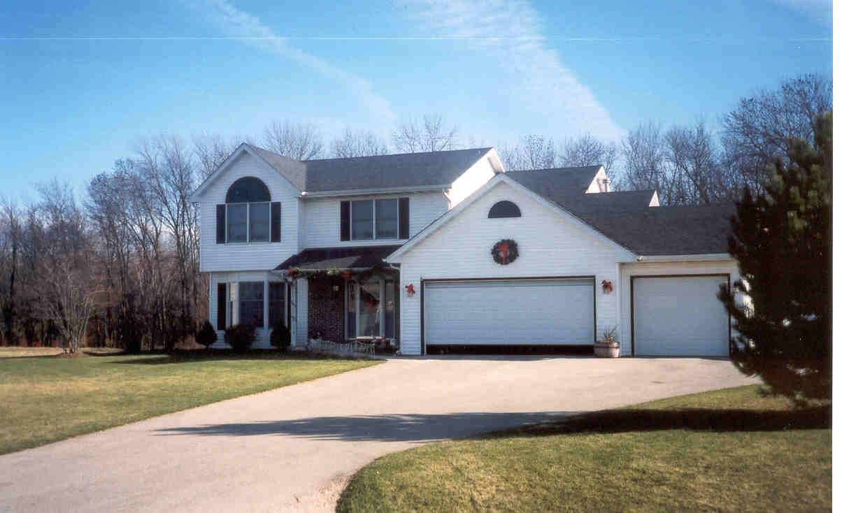117 8th Ct., Somers, WI 53403