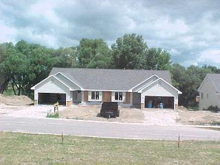 1058 Stillwater Ln., Hartford, WI 53027