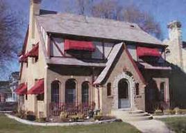 7926 Hillcrest Dr., Wauwatosa, WI 53213