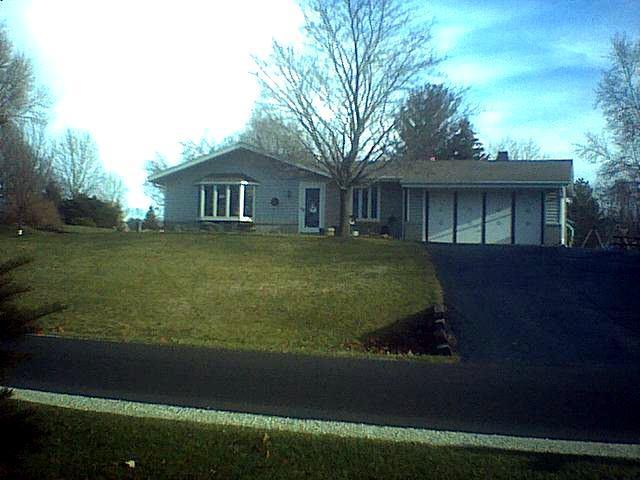 W273S8720 Lakeside Dr, Vernon, WI 53149