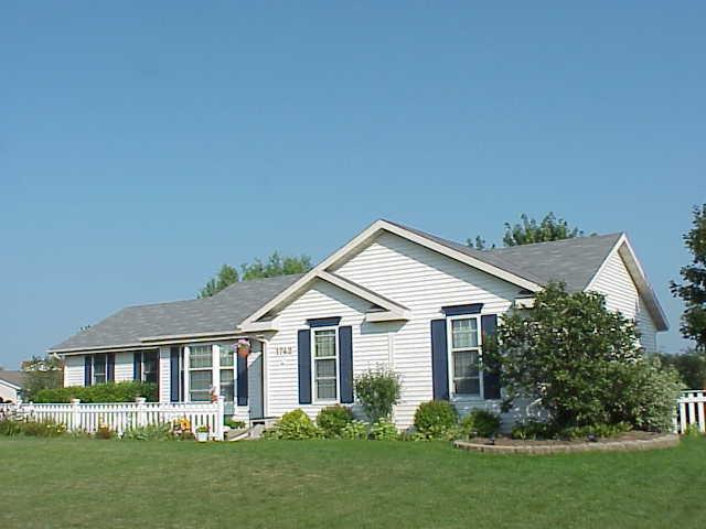 1742 Thomas Dr., East Troy, WI 53120