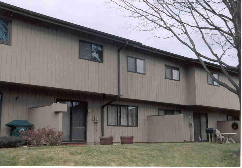 8979 N 70th St., Milwaukee, WI 53223