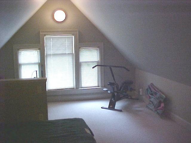 2219 E Ivanhoe Pl., Milwaukee, WI 53202