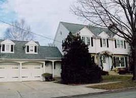 9006 W Meinecke Ave., Wauwatosa, WI 53226