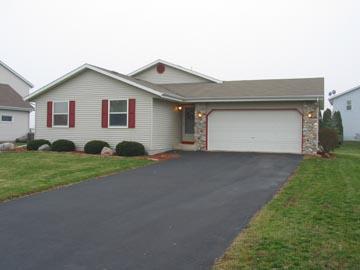 2765 Glenn View Ct., East Troy, WI 53120