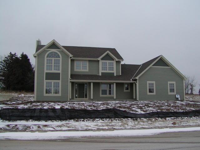 1600 Tallgrass Cir., Waukesha, WI 53188