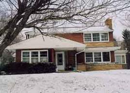 9518 W St Martins Rd, Franklin, WI 53132