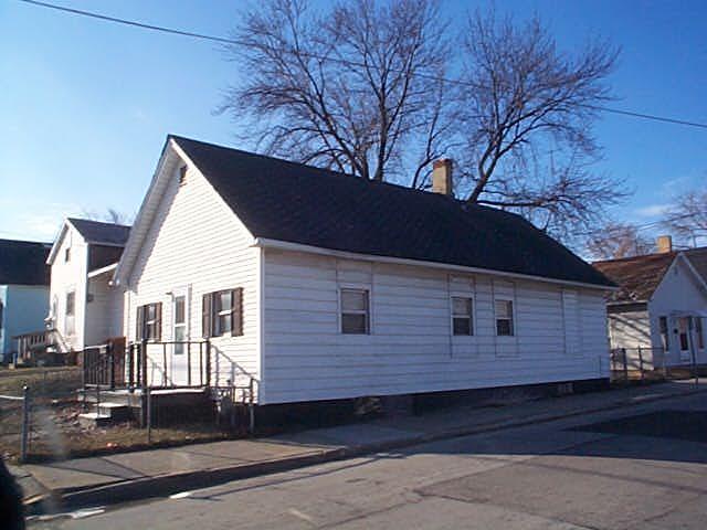 952 Marquette St, Racine, WI 53404