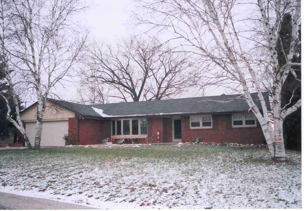 10833 W Pallotine Dr., Greenfield, WI 53228