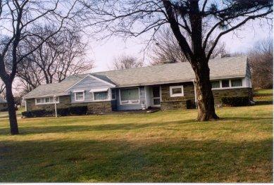 144 W Clovernook Ln., Glendale, WI 53217