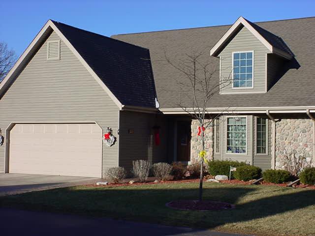 929 E Loos St, Hartford, WI 53027