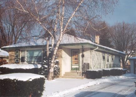 5536 N Mohawk Ave., Glendale, WI 53217