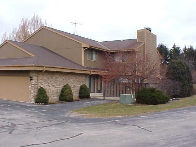 14031 W Tiffany Pl. #C, New Berlin, WI 53151