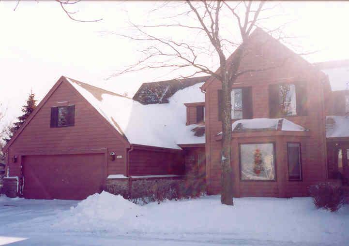 5487 Wintergreen Ct., Greendale, WI 53129