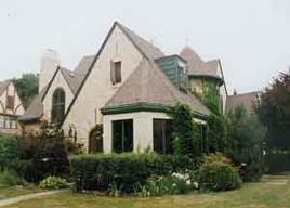 6174 Washington Cir., Wauwatosa, WI 53213