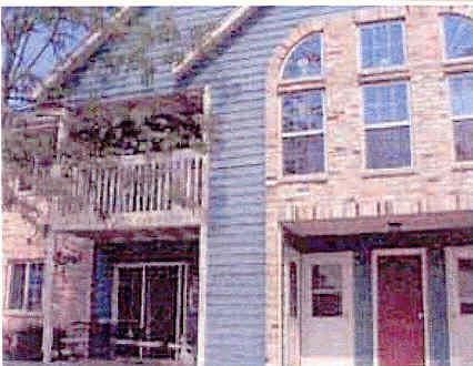 3650 E Barbara Ct #14, Oak Creek, WI 53154