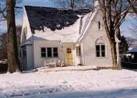 1001 E Circle Dr, Whitefish Bay, WI 53217