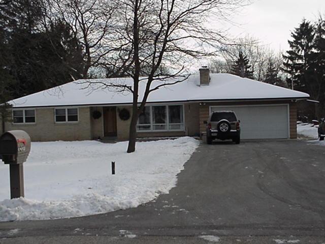 3227 Oakwood Dr., Mount Pleasant, WI 53406