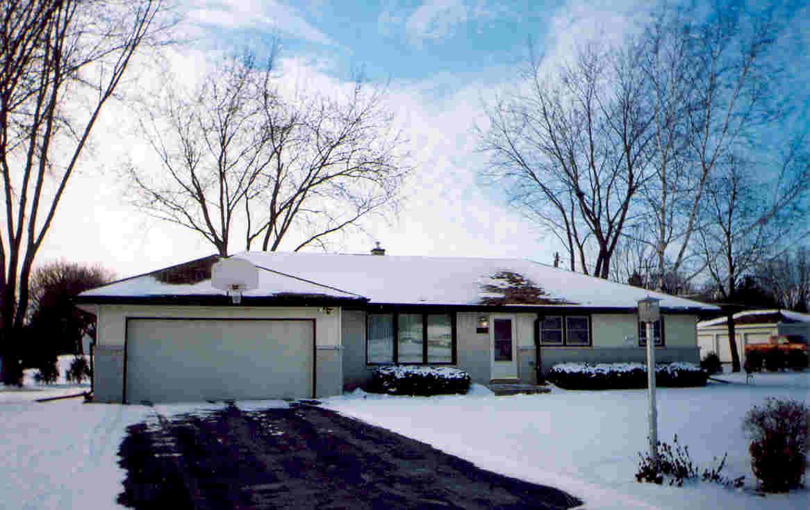 9619 N Colonial Dr., Germantown, WI 53022