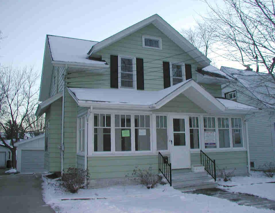 121 W Washington Ave., Hartford, WI 53027